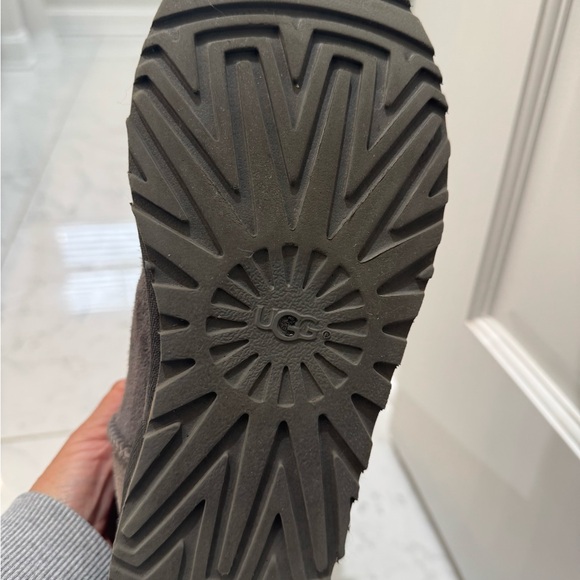 UGG Bailey Button Triplet II Boot - Picture 11 of 12